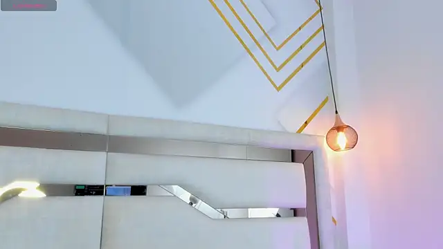 mariana jhones  online show from 10/11/25, 01:31