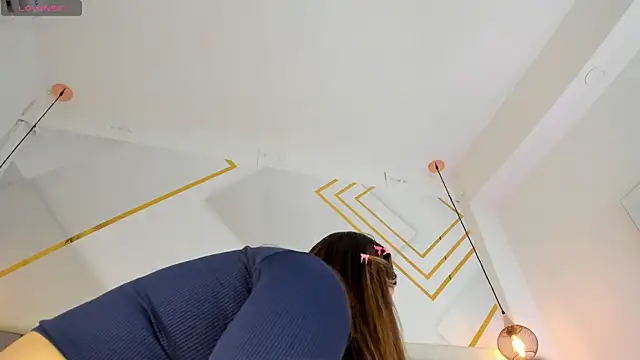 mariana jhones  online show from 10/29/25, 01:13