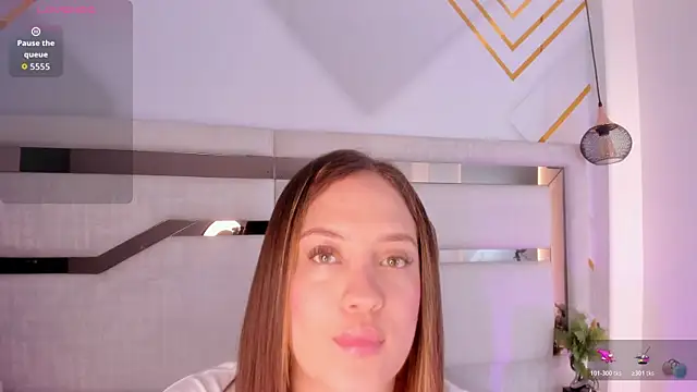 mariana jhones  online show from 11/06/25, 11:55