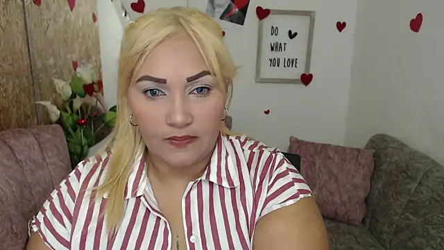Snapshot of laleska_montenegro chatting on 10/17/25, 05:32 laleska montenegro online show from 10/17/25, 05:32