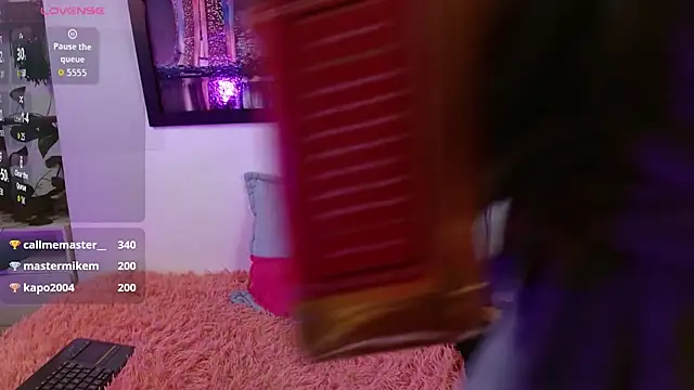 hellenngp online show from 11/22/25, 08:41