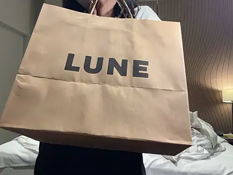 yuu-chan  online show from 11/23/25, 09:20