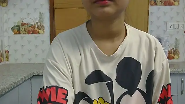 Cute-Bacchi online show from 10/21/25, 02:34