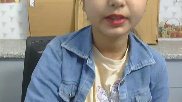 Cute-Bacchi online show from 11/17/25, 02:50