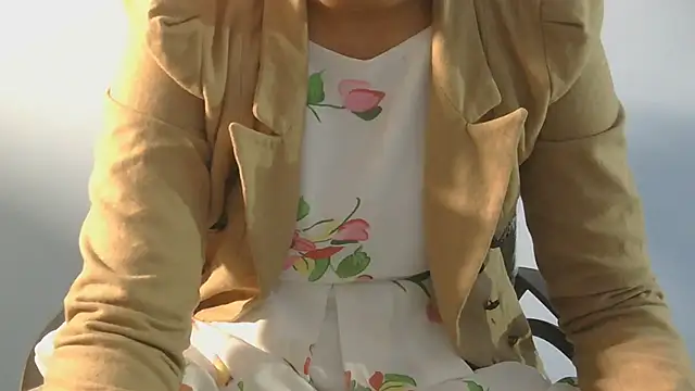 Cute-Bacchi online show from 11/22/25, 03:49