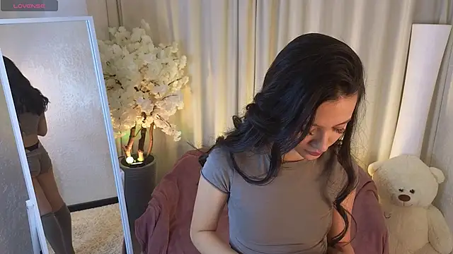 Janet Jee online show from 10/13/25, 11:21