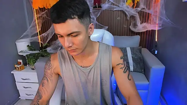 Leo santoro online show from 10/22/25, 03:45