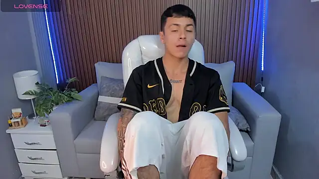 Leo santoro online show from 11/06/25, 01:56