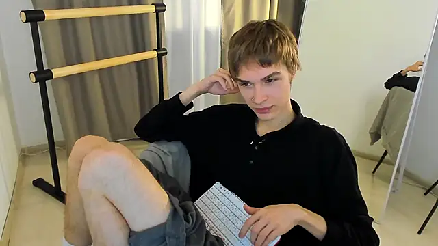 Snapshot of Blake_Rosse chatting on 09/20/25, 05:25 Blake Rosse online show from 09/20/25, 05:25