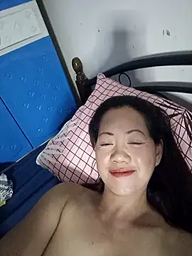 Snapshot of SweetASS6969 chatting on 11/03/25, 02:40 SweetASS6969 online show from 11/03/25, 02:40