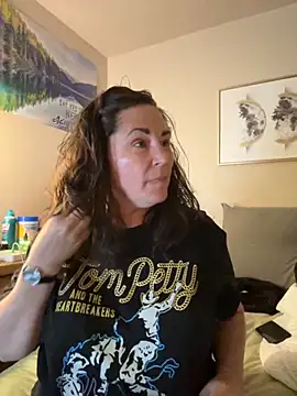 Snapshot of petalsexy chatting on 10/22/25, 07:57 petalsexy online show from 10/22/25, 07:57