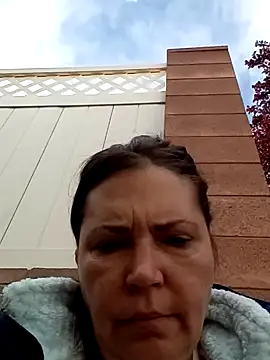 Snapshot of petalsexy chatting on 10/25/25, 04:57 petalsexy online show from 10/25/25, 04:57