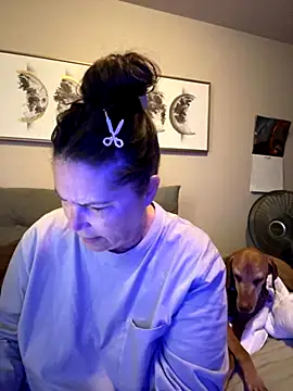 Snapshot of petalsexy chatting on 10/29/25, 06:53 petalsexy online show from 10/29/25, 06:53