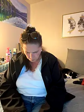 Snapshot of petalsexy chatting on 11/02/25, 12:46 petalsexy online show from 11/02/25, 12:46