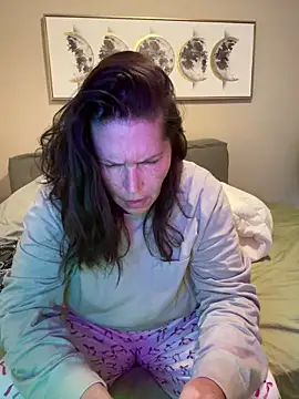 Snapshot of petalsexy chatting on 11/04/25, 06:29 petalsexy online show from 11/04/25, 06:29