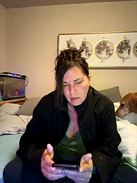 Snapshot of petalsexy chatting on 11/13/25, 05:45 petalsexy online show from 11/13/25, 05:45