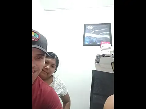 Snapshot of alex-golden chatting on 11/22/25, 07:13 alex-golden online show from 11/22/25, 07:13