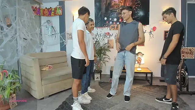 Snapshot of Bisexlifehot__ chatting on 10/27/25, 11:09 Bisexlifehot online show from 10/27/25, 11:09