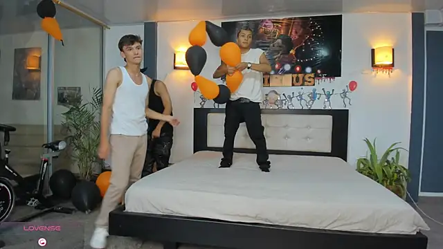 Snapshot of Bisexlifehot__ chatting on 11/06/25, 12:00 Bisexlifehot online show from 11/06/25, 12:00