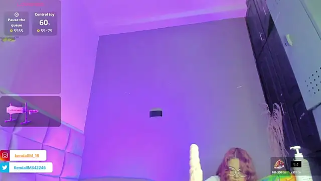 Snapshot of _Kendall_19 chatting on 09/17/25, 07:59  Kendall 19 online show from 09/17/25, 07:59