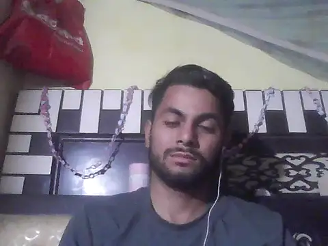 ursdreamperson online show from 11/08/25, 05:29