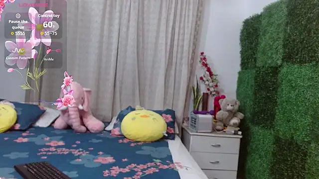 angelly  kate online show from 10/28/25, 01:42