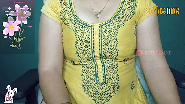 Snapshot of megHana_teLugGu chatting on 09/15/25, 05:35 megHana teLugGu online show from 09/15/25, 05:35