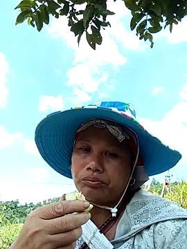 Snapshot of Bibilenu chatting on 10/18/25, 04:15 Bibilenu online show from 10/18/25, 04:15