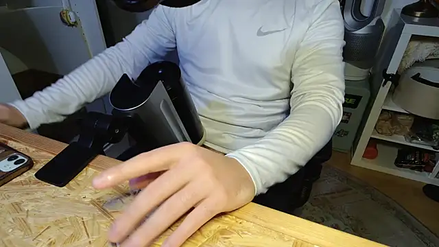 Snapshot of BenReich chatting on 11/14/25, 07:01 BenReich online show from 11/14/25, 07:01