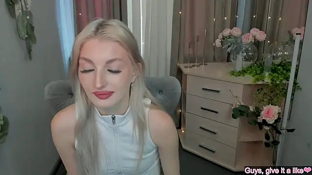 Snapshot of Sarrah_blush chatting on 09/18/25, 08:16 Sarrah blush online show from 09/18/25, 08:16