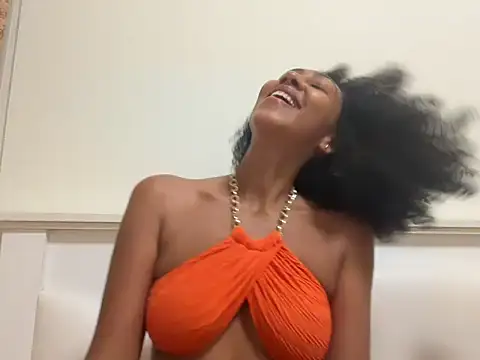 Snapshot of Vaylisse chatting on 09/20/25, 03:13 Vaylisse online show from 09/20/25, 03:13