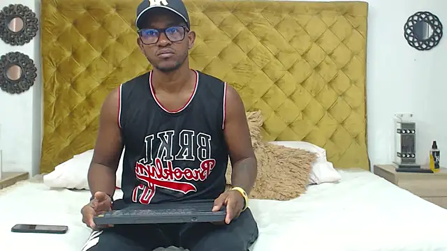 Snapshot of AndyCalifornia1 chatting on 10/21/25, 02:29 AndyCalifornia1 online show from 10/21/25, 02:29