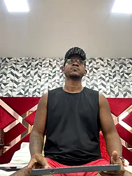 Snapshot of AndyCalifornia1 chatting on 11/08/25, 12:33 AndyCalifornia1 online show from 11/08/25, 12:33