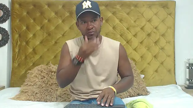 Snapshot of AndyCalifornia1 chatting on 11/10/25, 12:37 AndyCalifornia1 online show from 11/10/25, 12:37