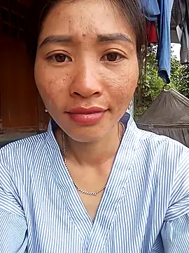 Snapshot of Phuongphuongg chatting on 10/08/25, 03:04 Phuongphuongg online show from 10/08/25, 03:04