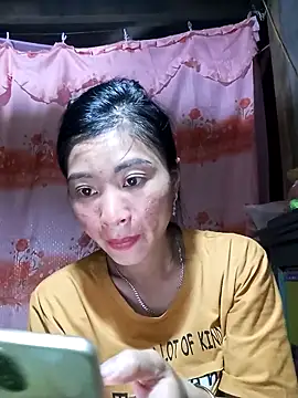 Snapshot of Phuongphuongg chatting on 10/09/25, 04:10 Phuongphuongg online show from 10/09/25, 04:10