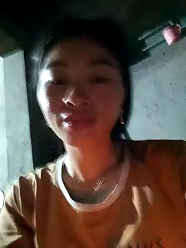 Snapshot of Phuongphuongg chatting on 10/10/25, 10:53 Phuongphuongg online show from 10/10/25, 10:53