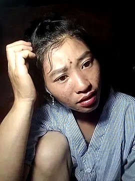 Snapshot of Phuongphuongg chatting on 10/14/25, 01:45 Phuongphuongg online show from 10/14/25, 01:45