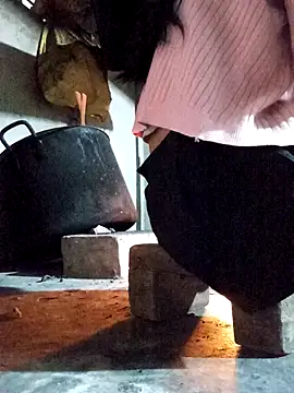 Snapshot of Phuongphuongg chatting on 10/15/25, 11:05 Phuongphuongg online show from 10/15/25, 11:05