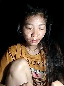 Snapshot of Phuongphuongg chatting on 10/21/25, 09:26 Phuongphuongg online show from 10/21/25, 09:26