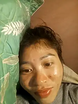 Snapshot of Phuongphuongg chatting on 10/26/25, 02:12 Phuongphuongg online show from 10/26/25, 02:12