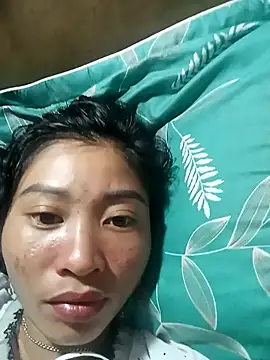 Snapshot of Phuongphuongg chatting on 11/12/25, 02:39 Phuongphuongg online show from 11/12/25, 02:39