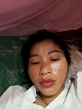 Snapshot of Phuongphuongg chatting on 11/14/25, 08:35 Phuongphuongg online show from 11/14/25, 08:35