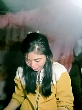 Snapshot of Phuongphuongg chatting on 11/18/25, 02:06 Phuongphuongg online show from 11/18/25, 02:06