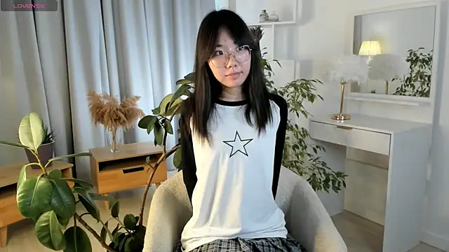 UdelaDodson online show from 10/12/25, 04:00