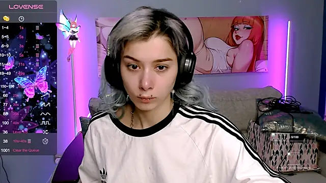 SophieAsh online show from 10/17/25, 08:06