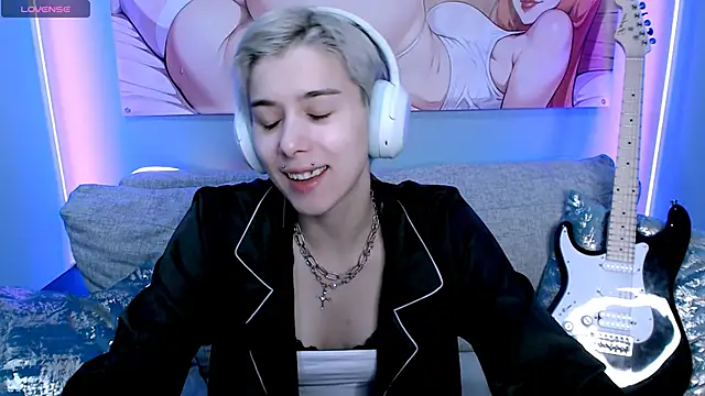 SophieAsh online show from 11/16/25, 10:32