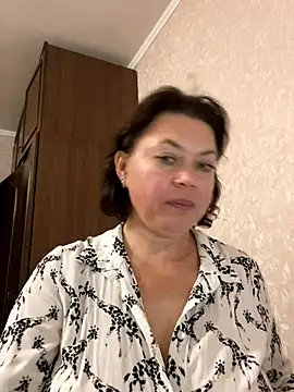 Snapshot of Kiravix chatting on 10/09/25, 05:00 Kiravix online show from 10/09/25, 05:00