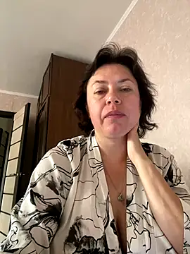 Snapshot of Kiravix chatting on 10/16/25, 05:08 Kiravix online show from 10/16/25, 05:08