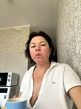 Snapshot of Kiravix chatting on 10/21/25, 06:25 Kiravix online show from 10/21/25, 06:25